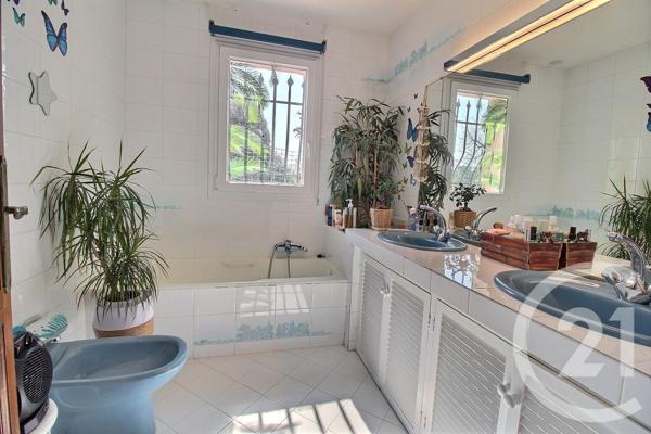 Maison à vendre  4 pièces - 146 m2 ROQUEFORT LES PINS - 06