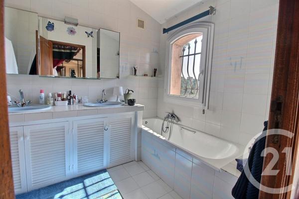 Maison à vendre  4 pièces - 146 m2 ROQUEFORT LES PINS - 06