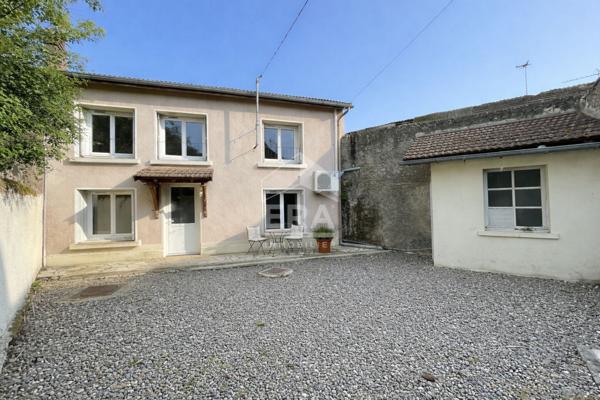 Maison Vic En Bigorre en ville avec cour extérieure