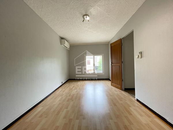 Maison Vic En Bigorre en ville avec cour extérieure