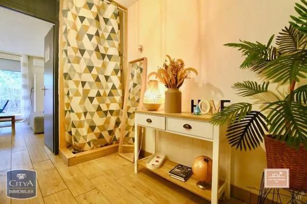 Appartement à louer 1 pièce 22.33m² La Seyne-sur-Mer (83500)
