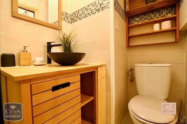 Appartement à louer 1 pièce 22.33m² La Seyne-sur-Mer (83500)