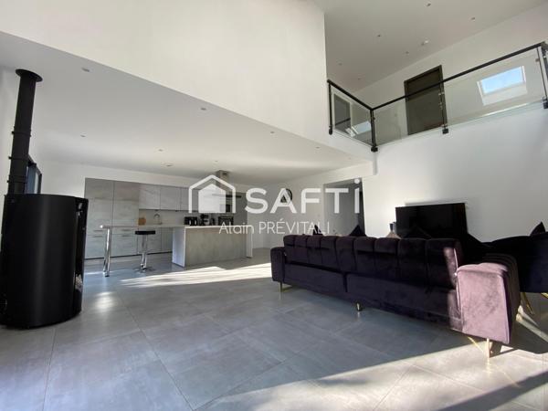 Maison traditionnelle spacieuse, ambiance chaleureuse