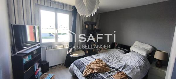 Propriété en triplex, 4 chambres,habitable de suite sur 272 m² de terrain, proche centre-ville et commerces