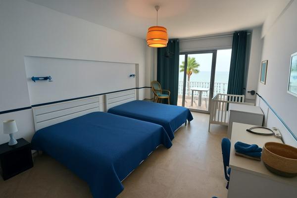 Rare, sur le front de mer de Juan les Pins