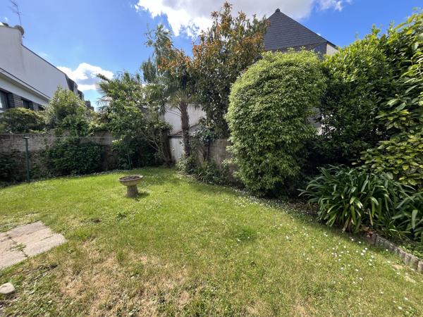 Maison de caractère sur jardin clos arboré Centre ville de VANNES
