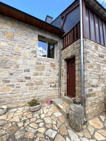 Maison de caractère sur jardin clos arboré Centre ville de VANNES
