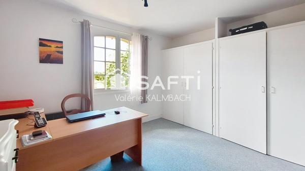 Maison 4 chambres - garage - grand Jardin