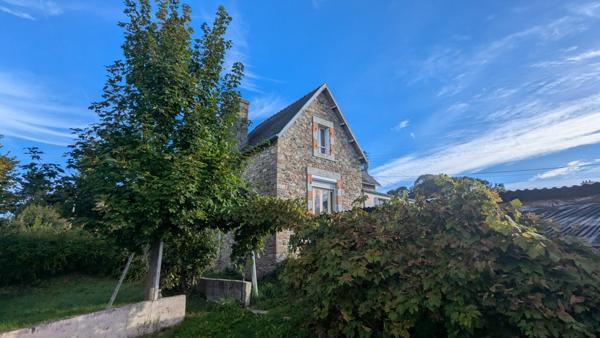 Maison de charme à Coatserho : 5 pièces + véranda