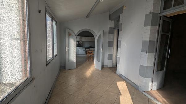 Maison de charme à Coatserho : 5 pièces + véranda