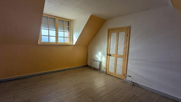 Maison de charme à Coatserho : 5 pièces + véranda