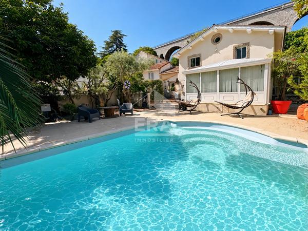 MARSEILLE LIMITE SEPTEMES LES VALLONS  -  Villa de 154 m2 - 670m2 de parcelle - piscine - double garage