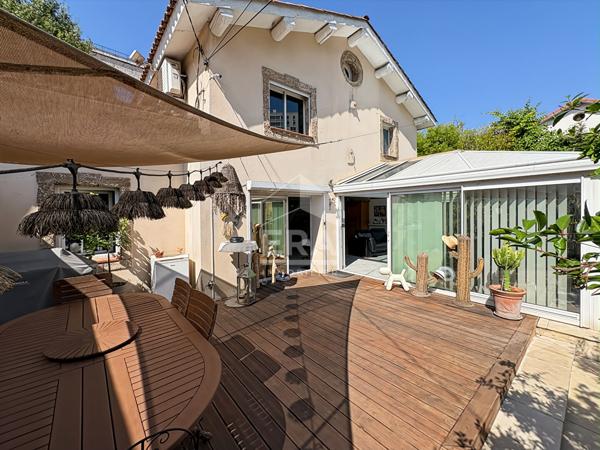 MARSEILLE LIMITE SEPTEMES LES VALLONS  -  Villa de 154 m2 - 670m2 de parcelle - piscine - double garage
