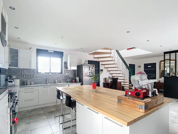 Maison à vendre 5 pièces MONNAIE (37)