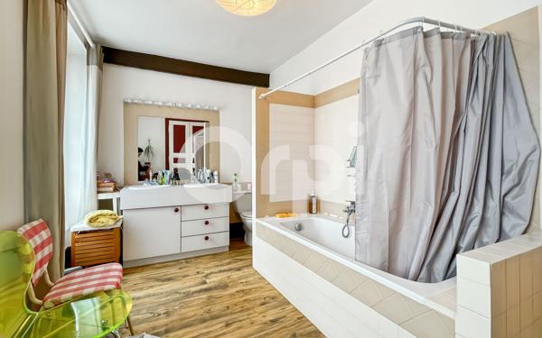 Maison à vendre    6 pièces • 175,90 m2 Évreux