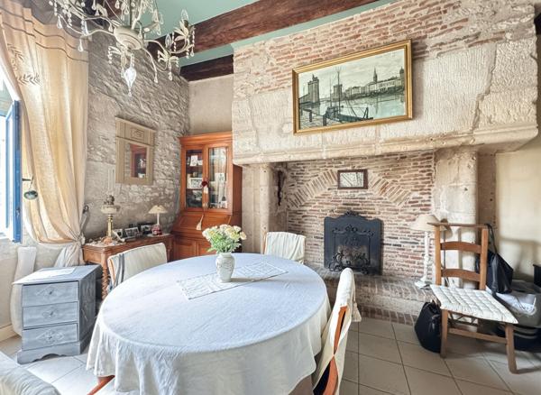A VENDRE CHARMANT APPARTEMENT DE TYPE 2 DANS LE CENTRE HISTORIQUE DE PERIGUEUX
