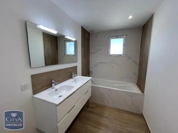 Maison à louer 4 pièces 128.11m² Arvert (17530)