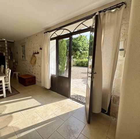 PROPRIÉTÉ CHARME Maison coeur de village à vendre à Bellegarde terrain1200m2 5 chambres Piscine Bassin Auvent Garage