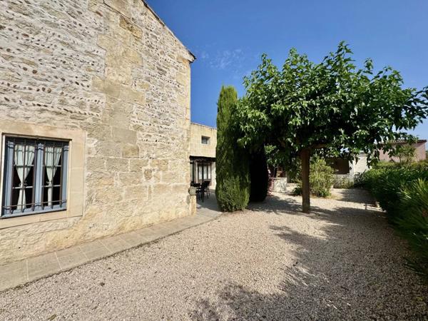 PROPRIÉTÉ CHARME Maison coeur de village à vendre à Bellegarde terrain1200m2 5 chambres Piscine Bassin Auvent Garage