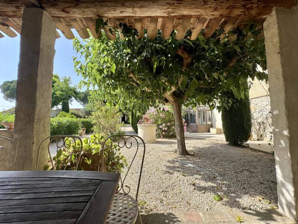 PROPRIÉTÉ CHARME Maison coeur de village à vendre à Bellegarde terrain1200m2 5 chambres Piscine Bassin Auvent Garage