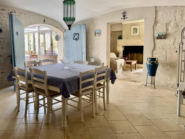 PROPRIÉTÉ CHARME Maison coeur de village à vendre à Bellegarde terrain1200m2 5 chambres Piscine Bassin Auvent Garage