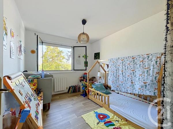 Maison à vendre  5 pièces - 129,57 m 2   VARENNES SUR ALLIER  - 03