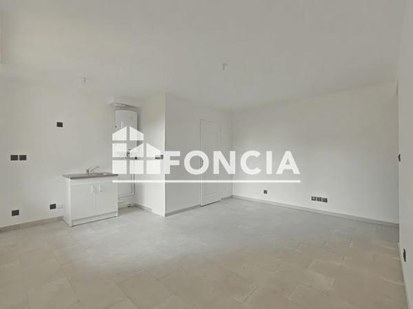 Location Studio 24.7 m² - 13 Avenue du Général de Gaulle Tremblay-en-france 93290