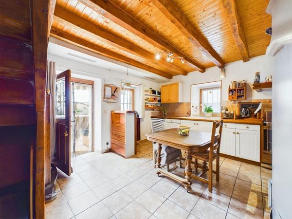 SAINT EUSEBE - Maison de village - 124 m² - 4 Chambres - Garage