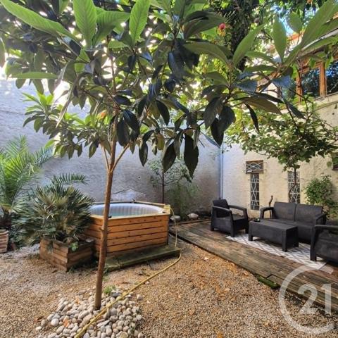 Maison à vendre  6 pièces - 136 m 2   ROANNE  - 42
