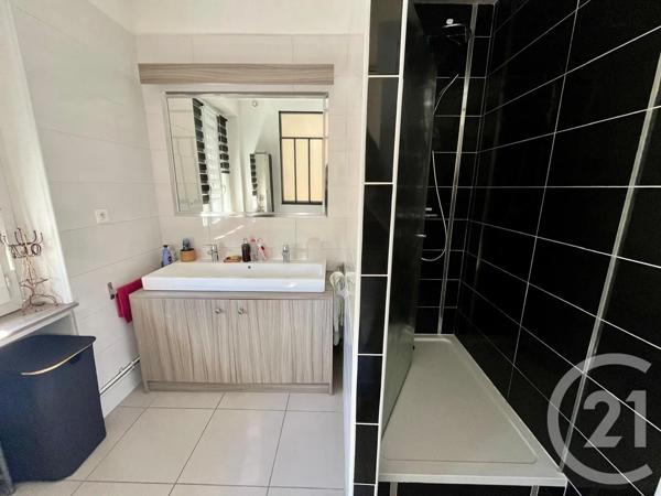Appartement F5 à vendre  5 pièces - 105 m 2   FIRMINY  - 42