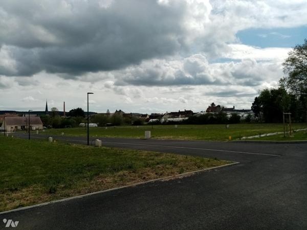 A VAL AU PERCHE, 16 TAB viabilisés (eau, TAE, gaz, électricité, télécoms) de 440 m² à 725 m².