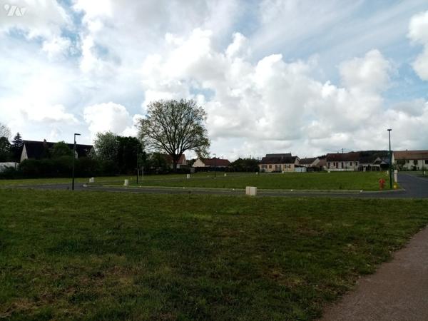 A VAL AU PERCHE, 16 TAB viabilisés (eau, TAE, gaz, électricité, télécoms) de 440 m² à 725 m².