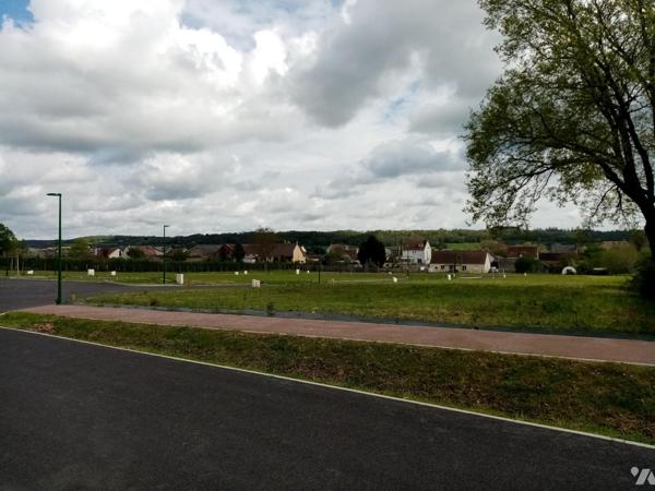 A VAL AU PERCHE, 16 TAB viabilisés (eau, TAE, gaz, électricité, télécoms) de 440 m² à 725 m².