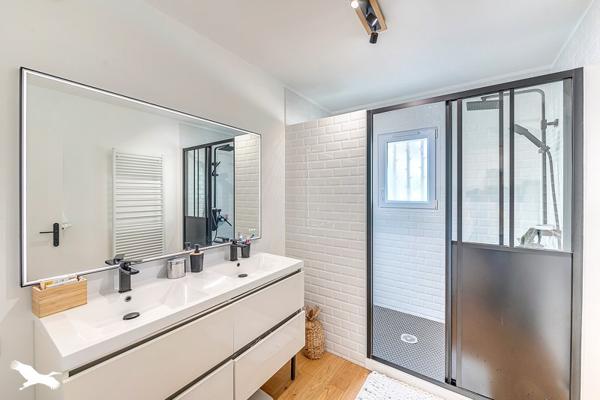 Maison à vendre |  Blanquefort |  8 pièces | 190 m²