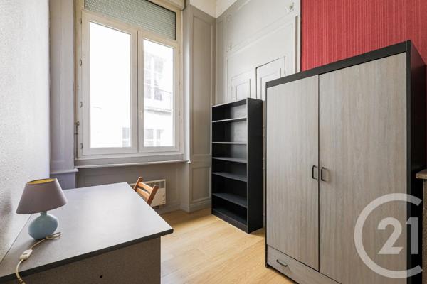 Immeuble à vendre  202,49 m 2   GRENOBLE  - 38