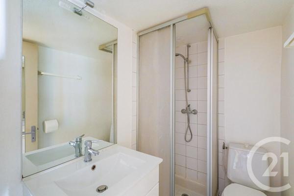 Immeuble à vendre  202,49 m 2   GRENOBLE  - 38