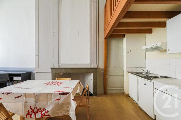 Immeuble à vendre  202,49 m 2   GRENOBLE  - 38