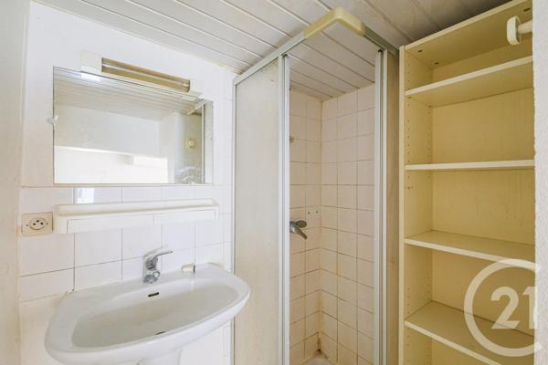 Immeuble à vendre  202,49 m 2   GRENOBLE  - 38