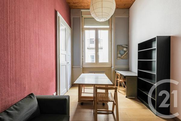 Immeuble à vendre  202,49 m 2   GRENOBLE  - 38