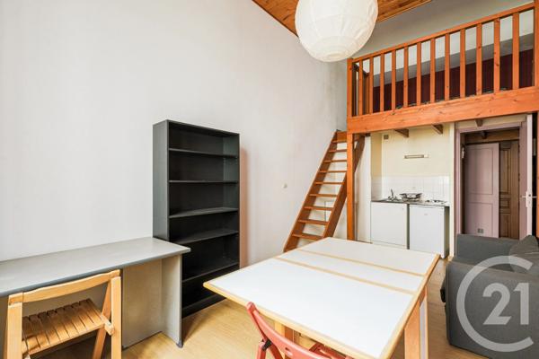 Immeuble à vendre  202,49 m 2   GRENOBLE  - 38