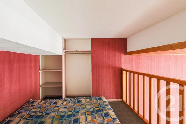 Immeuble à vendre  202,49 m 2   GRENOBLE  - 38