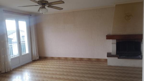 Maison à BRESSUIRE, 79300 - 4 pièces 102m²