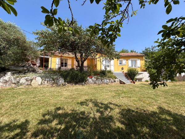 Maison de charme sur plus de 8200 m² de terrain