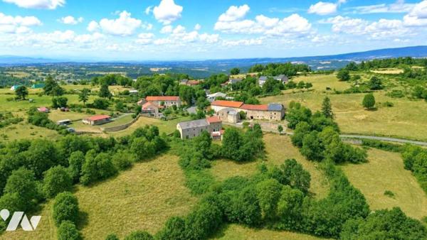 A VENDRE CORPS DE FERME SECTEUR CHAULHAC