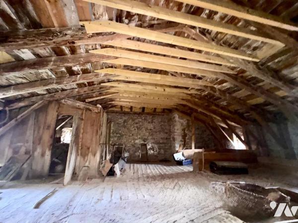 A VENDRE CORPS DE FERME SECTEUR CHAULHAC