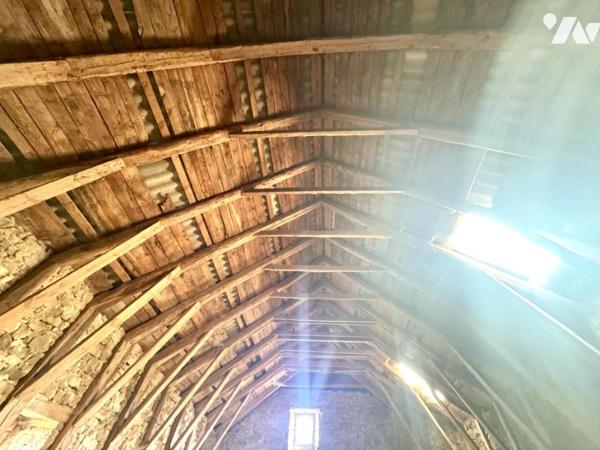 A VENDRE CORPS DE FERME SECTEUR CHAULHAC