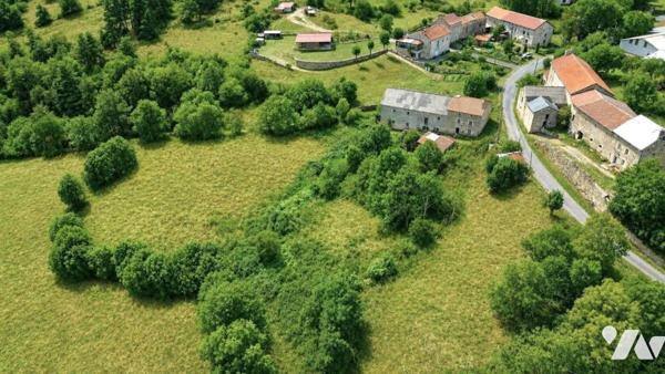 A VENDRE CORPS DE FERME SECTEUR CHAULHAC