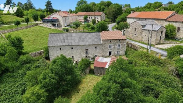 A VENDRE CORPS DE FERME SECTEUR CHAULHAC