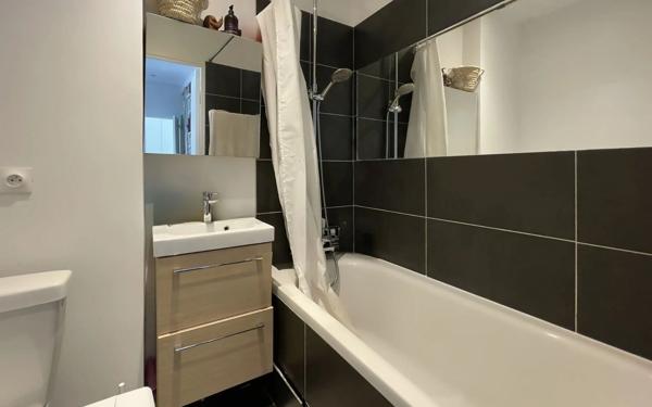 Appartement à vendre    2 pièces • 40,18 m2 Paris 11