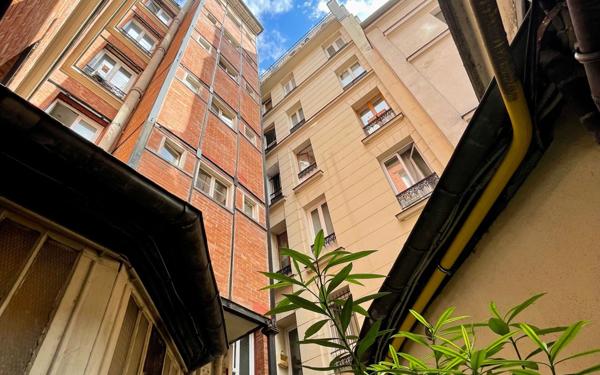 Appartement à vendre    1 pièce • 12,28 m2 Paris 11